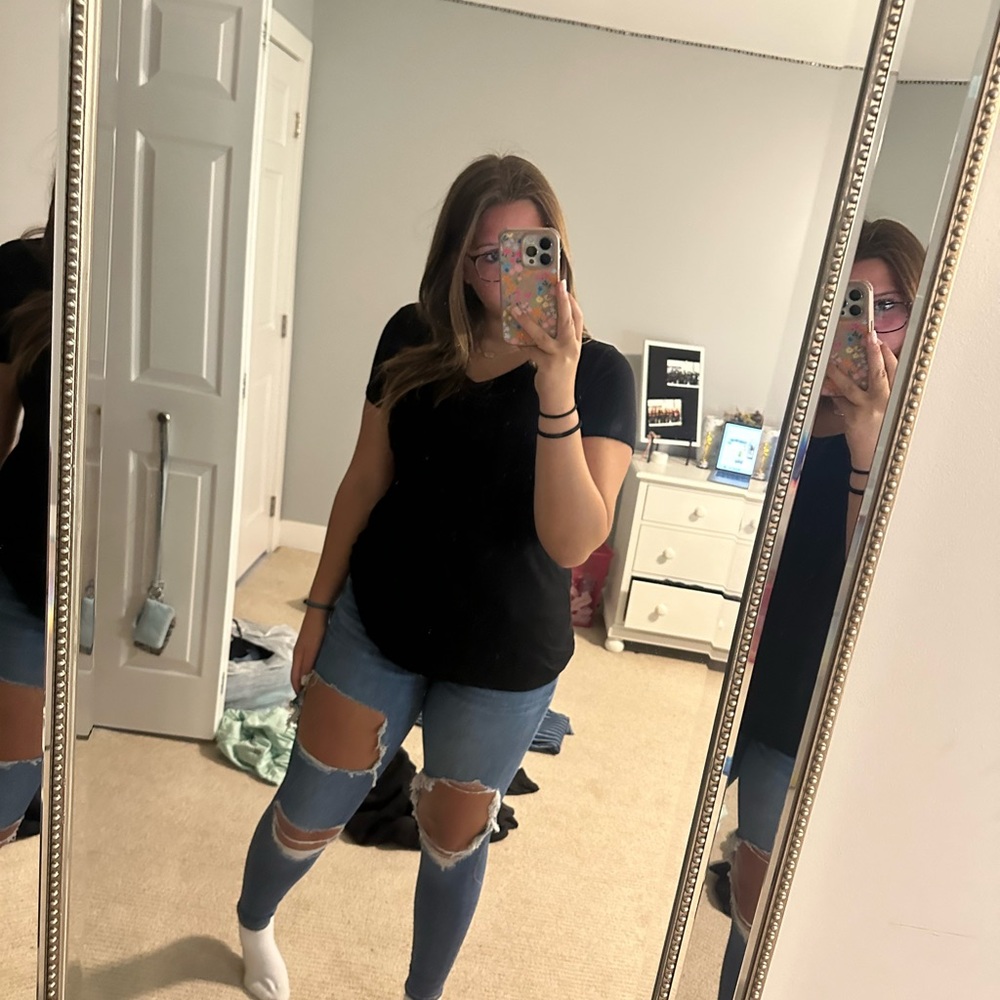 Plain black tee shirt
